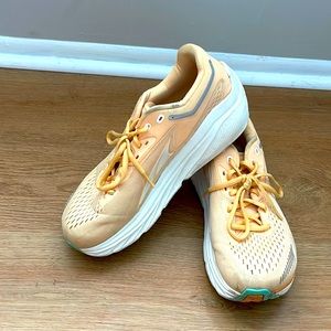 Altra Via Olympus in size 11. Sherbet color!